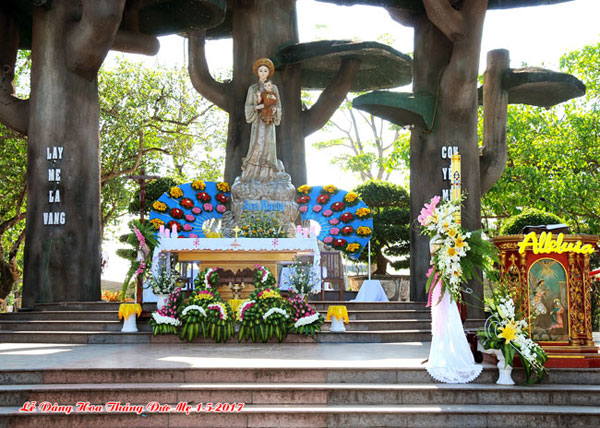 Thánh Lễ Khai Mạc Tháng Hoa 2017 tại La Vang